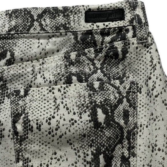 BLANK NYC Skirt B&W Reptile Print Denim Mini 5 pocket Styling Women's Size 29 - Picture 9 of 12